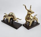 EHAIKA Golden Bulls Bookend (Set of 2) Aluminium Sculpture With Walnut Wood Base - Home Office Desk Top Decoration
