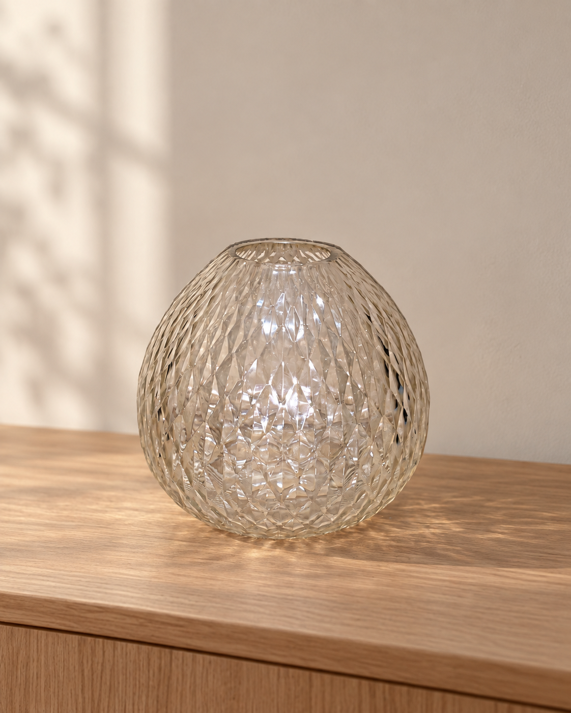 EHAIKA Designer Clear Glass Flower Vase, Handmade Diamond Cut Patterned - Round Shaped