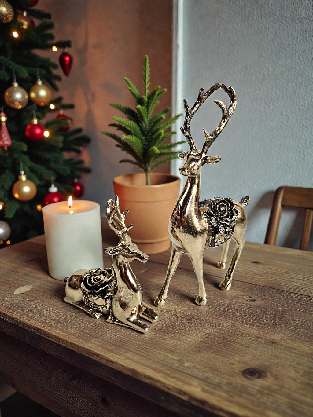 EHAIKA Golden Aluminum Reindeer Sculpture With Rose (Set of 2) – Home Office Table Top Display Christmas Gift