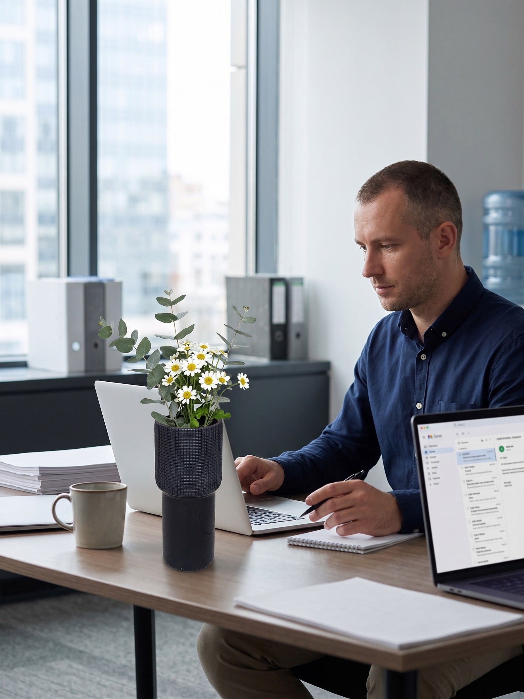 EHAIKA Glass Flower Vase With Checkered Cut Patterned Mushroom Designed – Black Colour (Small)