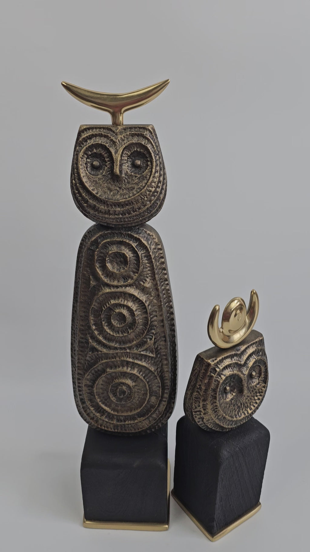 EHAIKA Tribal Owl Set Aluminium Sculpture With Natural Wood Base - Home Office Table-top Display Decoration